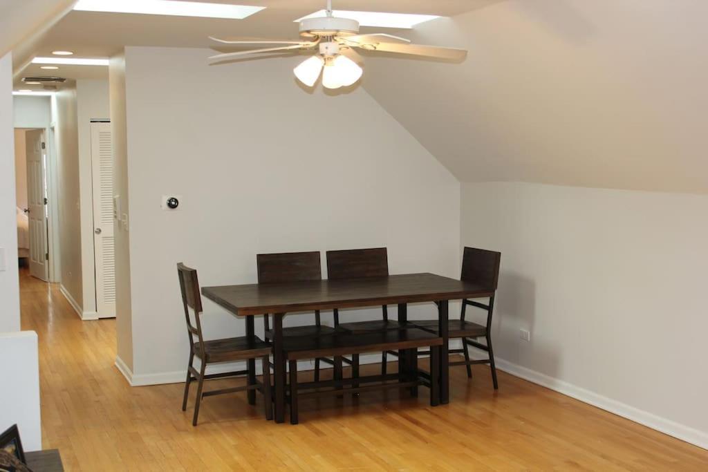 שיקגו Lincoln Park Living - 3 Queen Beds - Sleeps 6 מראה חיצוני תמונה